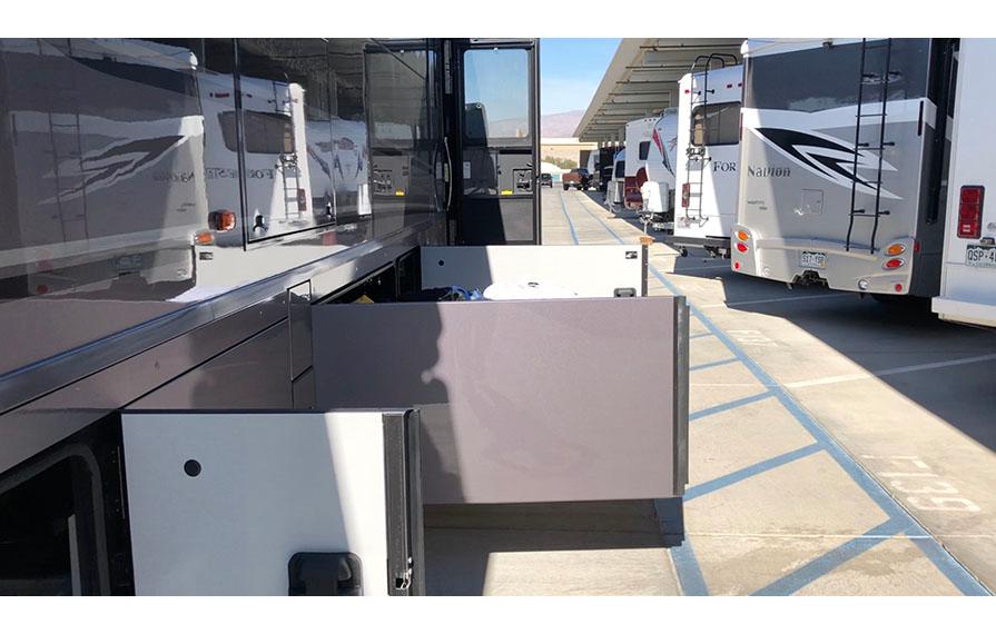 Horizon with exterior compartments doors open